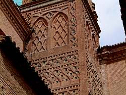 Torre de la iglesia parroquial de la Almunia de Doña Godina
