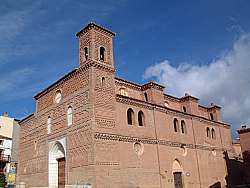 Fachada y torre mudéjar de Tobed 2