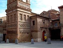 Detalle Base de la torre de Utebo