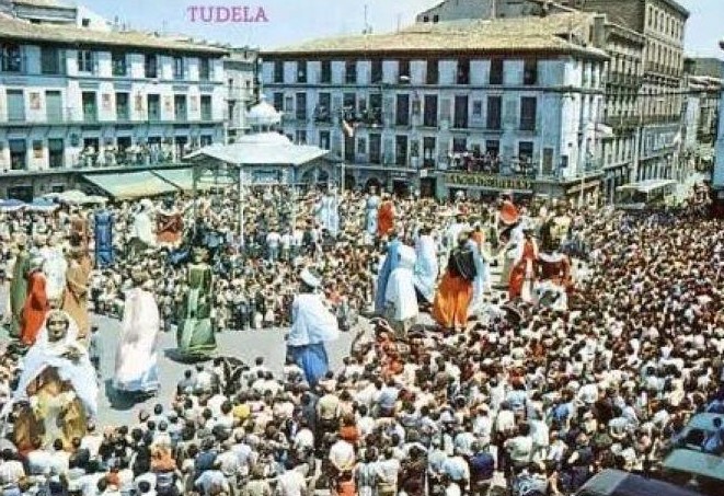 Gigantes de fiestas en Tudela