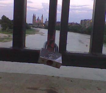 Zaragoza una promesa de amor frente al Pilar