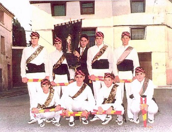 Formación de los danzantes de Novillas en 1995