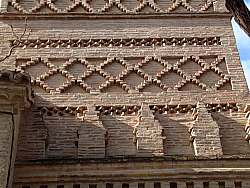 Detalle Ladrillos de la Iglesia de Monzalbarba